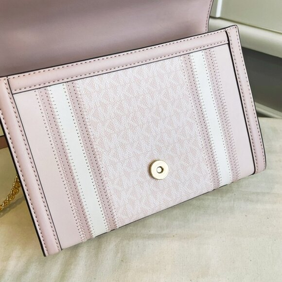 NEW Michael Kors Pink Shoulder Bag With Gold Hardware - Picture 9 of 12